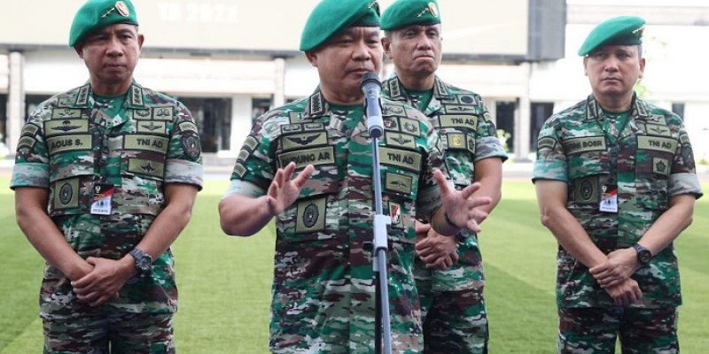 Jenderal Dudung Pamer Seragam Baru TNI AD Rancangan Panglima TNI
