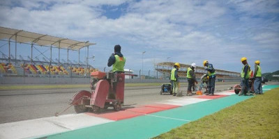 MotoGP Sebut Jokowi Rela Setop Perbaikan Bandara untuk Aspal Ulang Sirkuit Mandalika