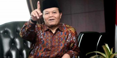 Tolak Pemilu Ditunda dan Masa Jabatan Presiden Diperpanjang, HNW Sebut Nama AA Maramis hingga Piagam Jakarta