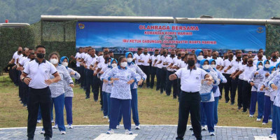 Jumat Sehat Dankormar Pimpin Olahraga Bersama Marinir Wilayah Lampung