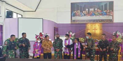 Satgas Kodim Yalimo Yonif RK 751/VJS Berikan Bantuan Alat Musik