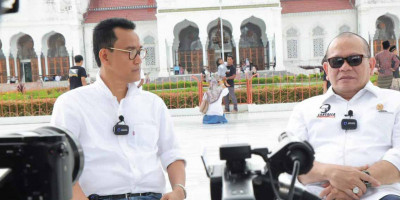 Podcast di Halaman Masjid Baiturrahman Aceh, LaNyalla dan Refly Harun Bicara Presiden 2024