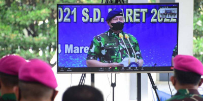 Danpasmar 1 Menghadiri Acara Pemberian Tali Asih Kepada Purnawirawan Dan PNS Pasmar 1 dari Kasal Secara Vicon