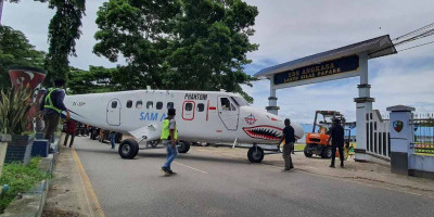SD Angkasa Lanud Silas Papare Menerima Hibah Pesawat Terbang