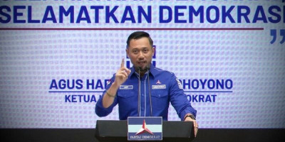 Melalui AHY, SBY Sampaikan Pesan Penting ke Surya Paloh
