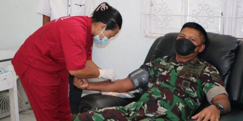 Peringati HUT ke-76 TNI AU, Lanud Silas Papare Gelar Donor Darah