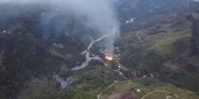 Keji dan Tanpa Hati, KKB Bakar Sekolah dan Aniaya Guru di Distrik Hitadipa