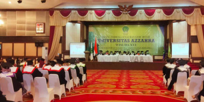 Di Wisuda Universitas Azzahra, Ketua DPD RI Sampaikan Pentingnya Pembangunan SDM Berkarakter dan Bermoral 