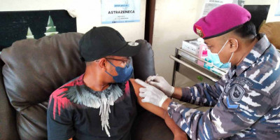 Batalyon Kesehatan 1 Marinir Mengawali Ramadhan dengan Laksanakan Vaksinasi Booster