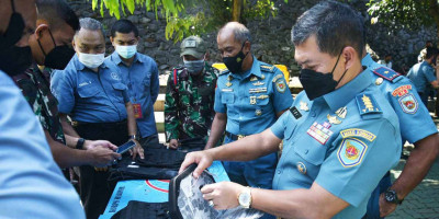 Korps Marinir Uji Fungsi Rompi Anti Peluru