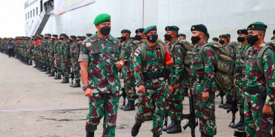 Pangdam VI/Mulawarman Sambut Kepulangan Prajurit Satgas Pamtas Mobile Yonif Raider 613/Raja Alam di Balikpapan
