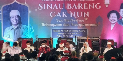 Cak Nun Sebut Kata PDI Penganyom dan Amati Puan Maharani dari Jauh