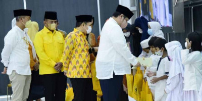 Santuni Anak Yatim  Saat Ramadhan di Acara MKGR, Airlangga Didoakan Jadi Presiden 2024 