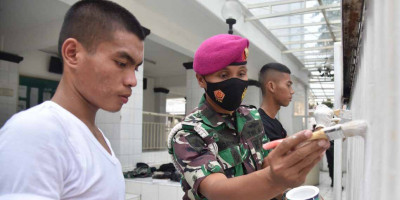 Bakti Sosial Denma Mako Korps Marinir Beserta Satbrimob Polda Metro Jaya
