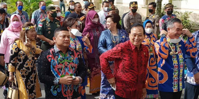 Fernando Sinaga Sempatkan Hadiri Satu Tahun Kepemimpinan Wempi–Jakaria pada Masa Reses di Malinau, Ini Pesannya 