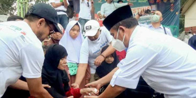 Bakrie Amanah Tebar Santunan Lebaran untuk Ratusan Anak Yatim dan Du’afa di Garut dan Sumedang 