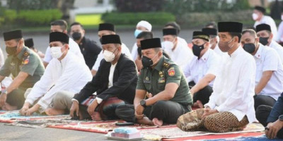 Salat Idul Fitri di Istana Kepresidenan Yogyakarta, Jokowi Ingatkan Kegembiraan Tidak Mengurangi Kewaspadaan Covid-19