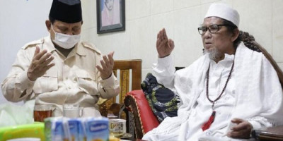 Prabowo Bertemu Ulama di Situbondo, Tak Bicara Politik Tapi Didoakan Bisa Mulus Maju Nyapres