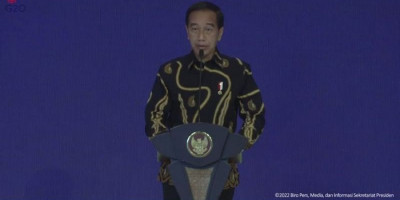 Jokowi Buka Keran Ekspor Minyak Goreng, Bagaimana Harga di Pasaran Dalam Negeri?