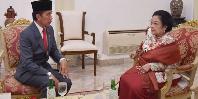 Jokowi dan Megawati Bicara Serius Empat Mata di Istana