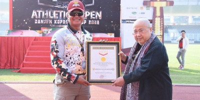 Lomba Lari 10K Road Run Danjen Kopassus Cup 2022 Sabet Rekor MURI, Diserahkan Langsung Jaya Suprana