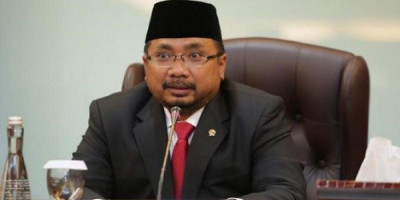 Menag Yaqut Terbang ke Vatikan, Undang Paus Fransiskus ke Indonesia