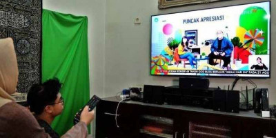 Siaran TV Analog Mau Dimatikan, Anak Mengajari Ibu Tentang Migrasi ke TV Digital