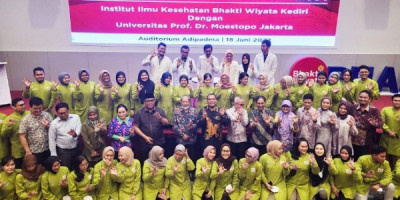 Universitas Moestopo dan Institut Ilmu Kesehatan Bhakti Wiyata Jalin Kerja Sama