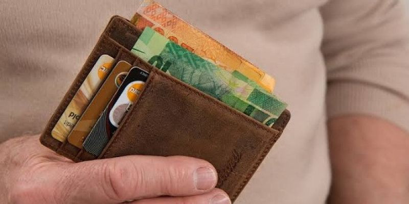 Temukan Dompet dan Tas Pinggang Dikasih Uang Sepuluh Juta, Viral