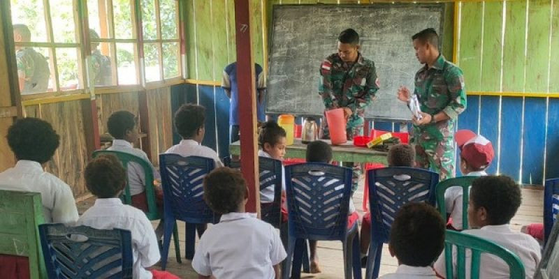 Susu Gratis untuk Anak-Anak Perbatasan Papua dari Satgas Pamtas Yonif 126/Kala Cakti