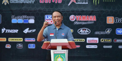 Wakili Presiden Joko Widodo, Menpora Buka MXGP 2022 di Sumbawa