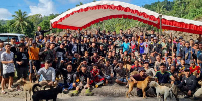 Senator Stefanus Liow Membuka Lomba Berburu Hama Hewan