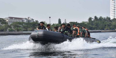 Uji Fungsi Perahu Karet Baru Korps Marinir