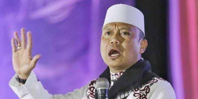 Ustadz Das’ad Latif: Silahkan Cari Nafkah di Indonesia, Tapi Jangan kau Hina Nabi Kami