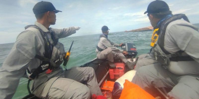 Bakamla RI Kerahkan KN Kuda Laut 403 Cari Korban Kapal Tenggelam di Perairan Sanipah