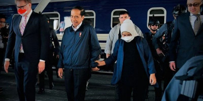 Usai Ketemu Presiden Ukraina, Jokowi Terbang ke Rusia dari Polandia