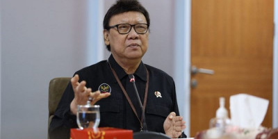 Tjahjo Kumolo Wafat, Ruhut Sitompul: Dia Orang Lurus, Pengikut Setia Soekarno
