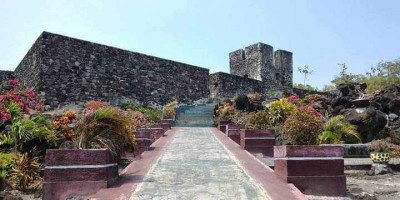 Ternate - Tidore: Sejarah, Rempah dan Benteng