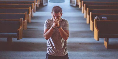 Usai Tertawai Pastor Tua, Kepala Desa Jatuh Pingsan