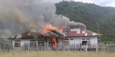 Kantor Distrik Ludes Dibakar, Diduga Terkait Pemilihan Kepala Kampung