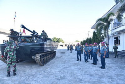 Uji Kesiapan Ranpur Kendaraan Amfibi Pengangkut Artileri (KAPA) Korps Marinir