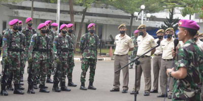 Asintel Dankormar Pimpin Upacara Bendera