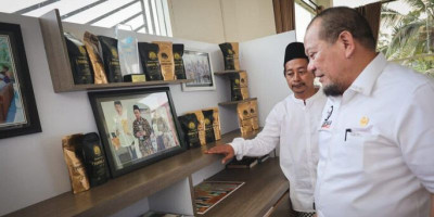 Ketua DPD RI: Pengolahan Kopi Ponpes Al-Hasan 1 Jember Wujud Ekonomi Pancasila