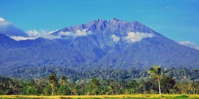 Status Gunung Raung Naik Jadi Waspada, Masyarakat Dilarang Dekati Radius 3 Km