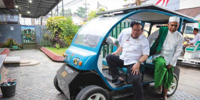 Ketua DPD RI Apresiasi Golf Car Ramah Lingkungan Ciptaan Santri Ponpes Nurul Islam Jember