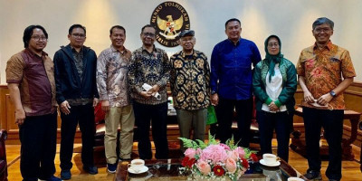 Mahfud MD Bahas Pasal Krusial dalam RKUHP dengan Dewan Pers