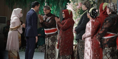 Anies Baswedan Berterima Kasih Jokowi Hadiri Resepsi Pernikahan Putrinya