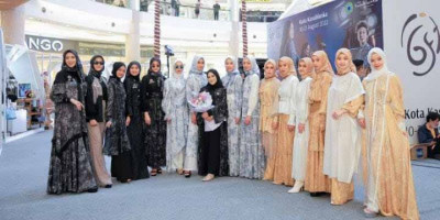 Aden Hijab Unjuk Gigi Di Indonesian Beauty Fashion Trunk Indonesia