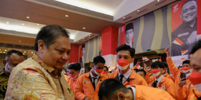 Airlangga Hartarto: Indonesia Bangga dengan PMI yang Jadi Pahlawan Devisa 