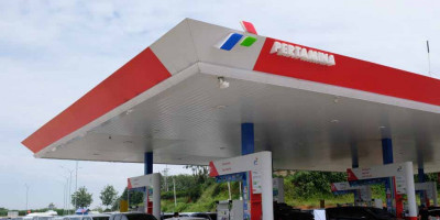 Belum Ada Aturan Pemerintah, Pertamina: Kecuali Solar Persilakan Semua Jenis Mobil Beli Pertalite